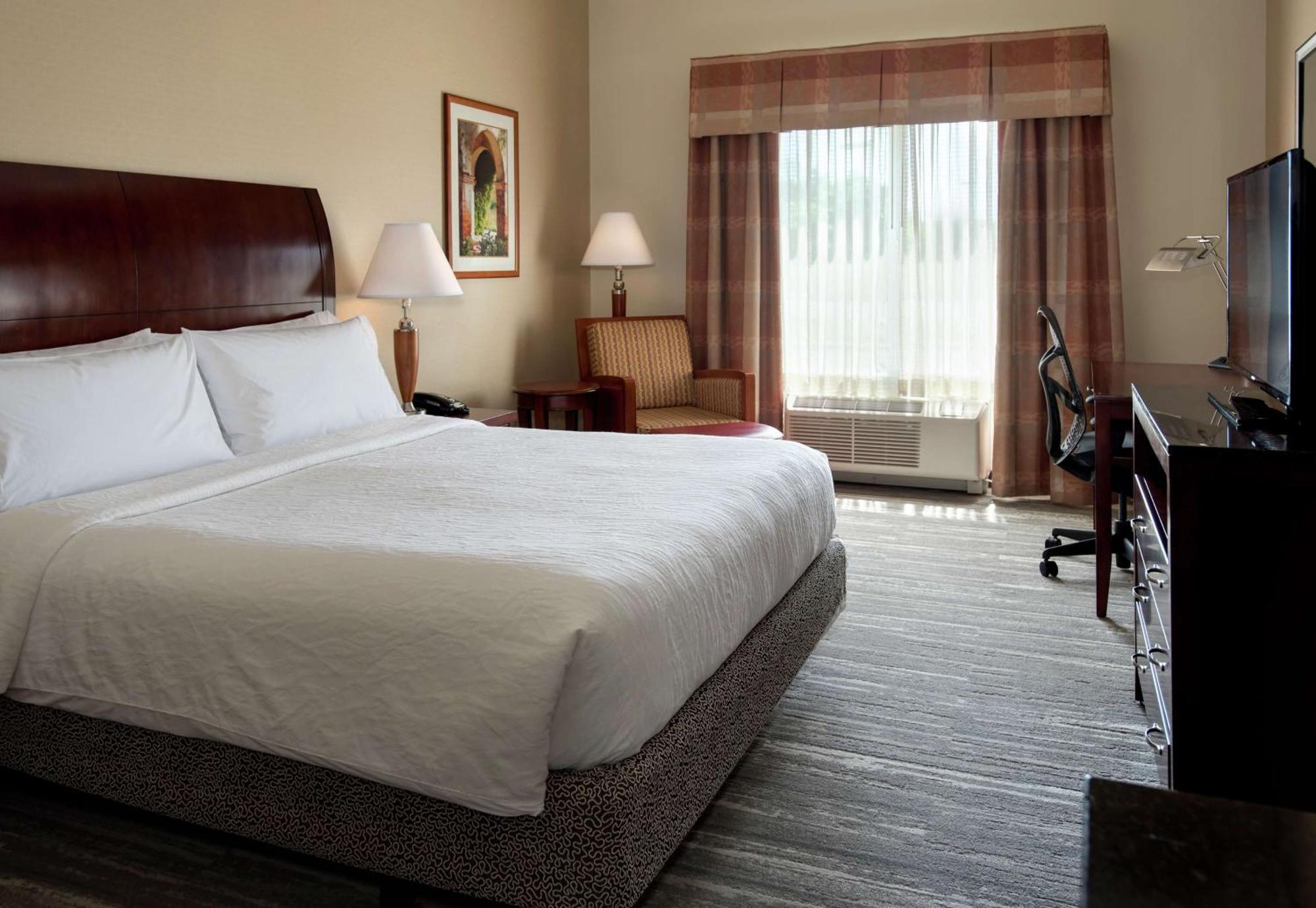 Hilton Garden Inn Riverhead Εξωτερικό φωτογραφία