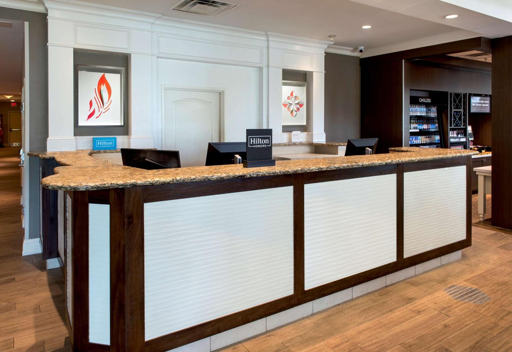 Hilton Garden Inn Riverhead Εξωτερικό φωτογραφία