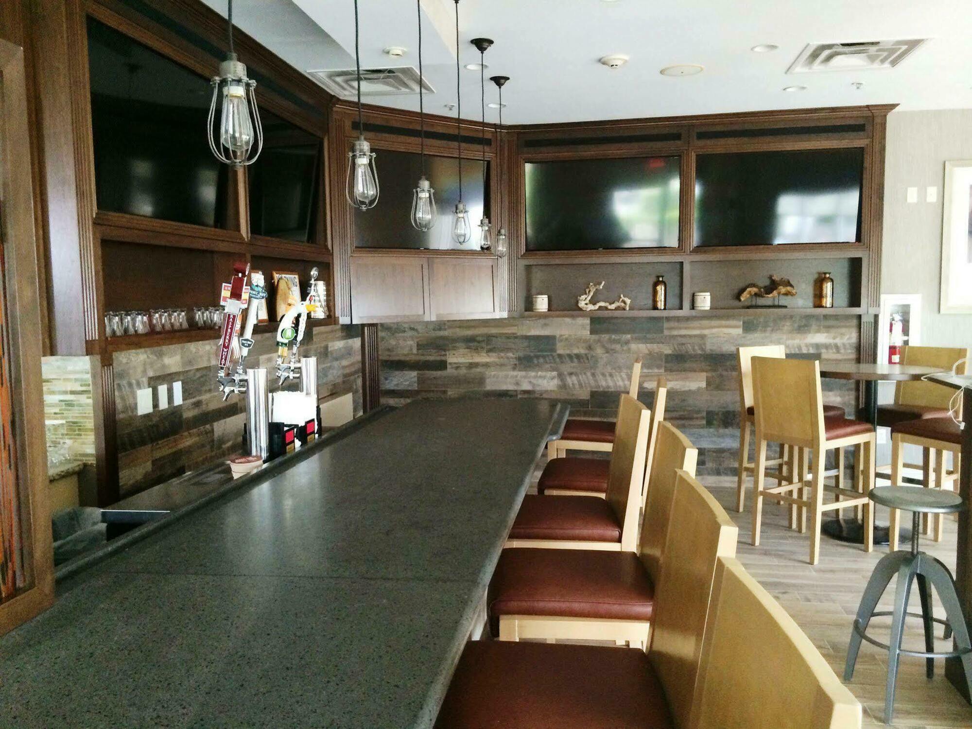Hilton Garden Inn Riverhead Εξωτερικό φωτογραφία
