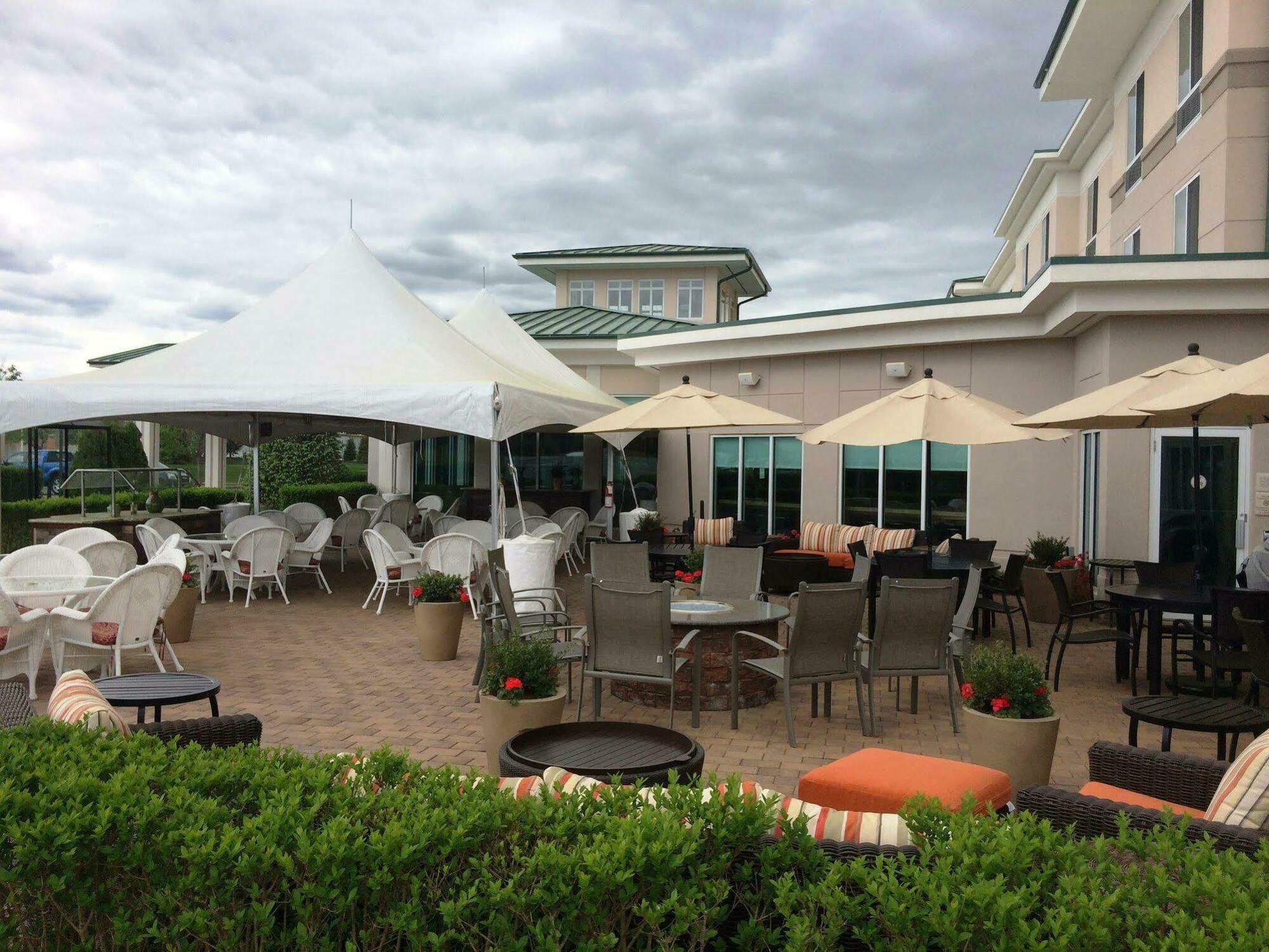 Hilton Garden Inn Riverhead Εξωτερικό φωτογραφία
